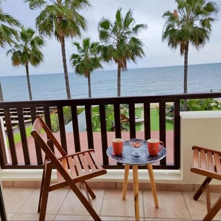 Beachfront Villa Carpe Diem Kiti Екстер'єр фото