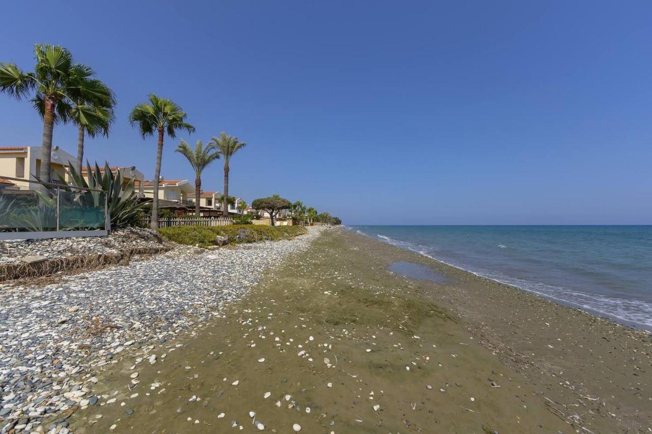 Beachfront Villa Carpe Diem Kiti Екстер'єр фото