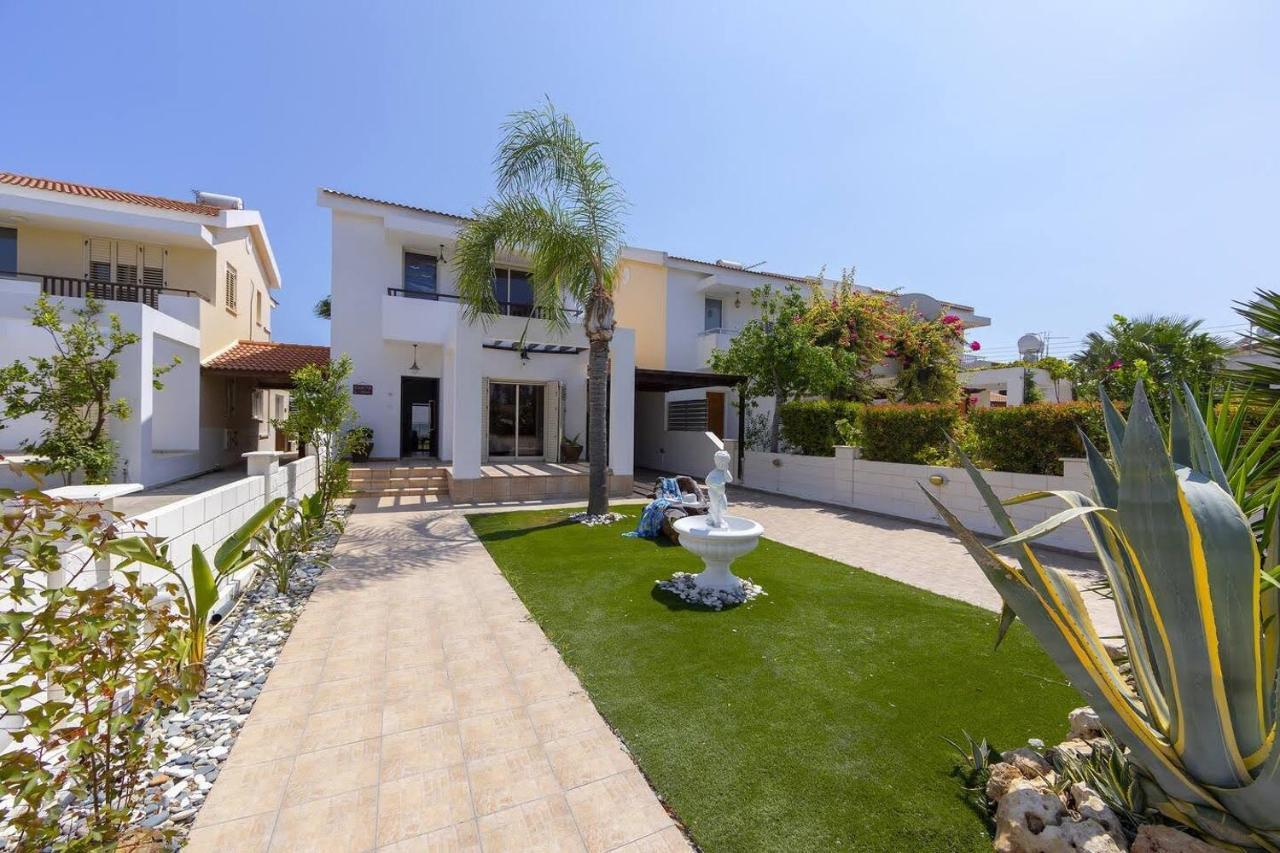 Beachfront Villa Carpe Diem Kiti Екстер'єр фото