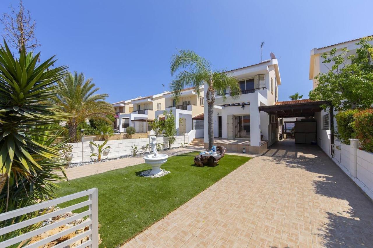 Beachfront Villa Carpe Diem Kiti Екстер'єр фото
