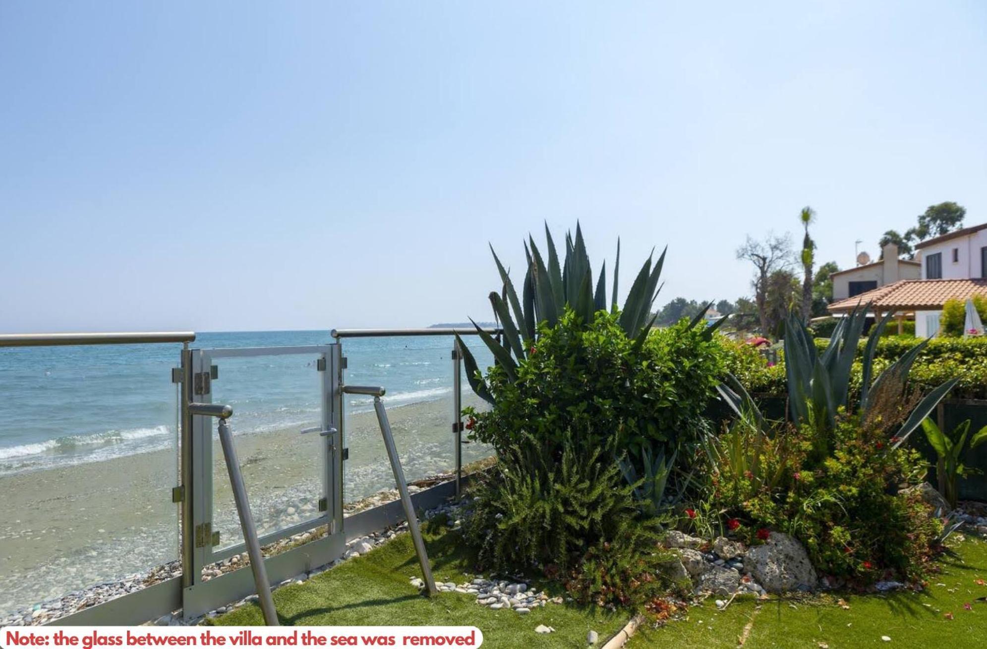 Beachfront Villa Carpe Diem Kiti Екстер'єр фото